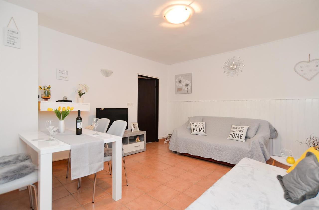 Apartment Dulijana 2042 PUY 외부 사진